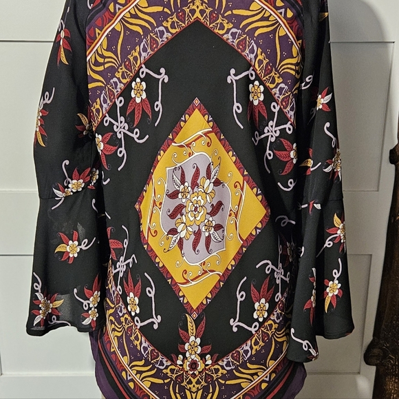 Heart and Soul Women's Sheer Top - Picture 3 of 9